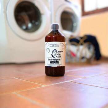 Laundry with black soap - White linen